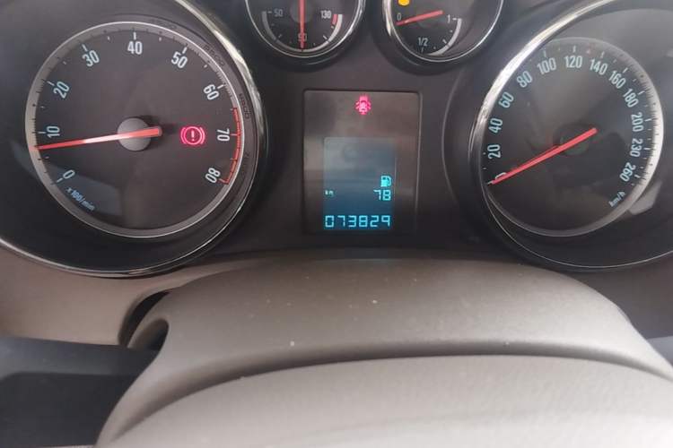 Used Buick GT 2013 GT 1.6L Manual Comfort Edition Odometer Close Up
