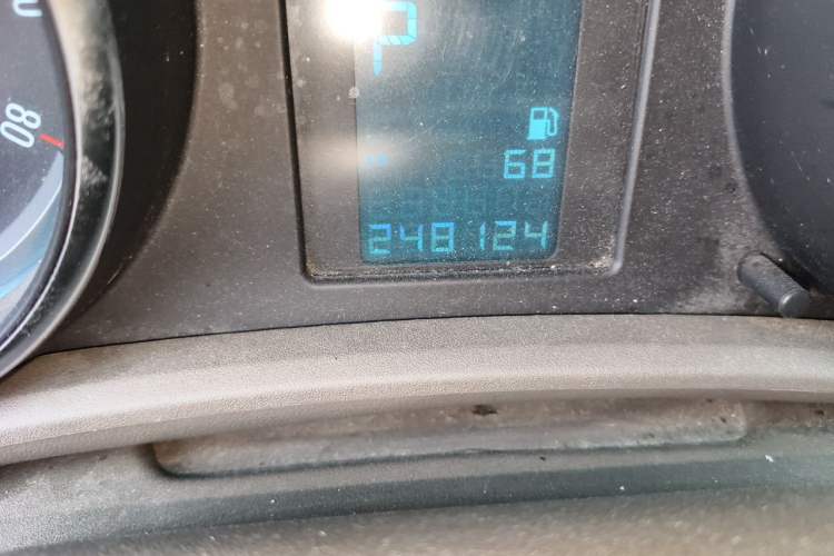 Used Buick GT 2013 GT 1.6L Automatic Fashion Edition Odometer Close Up