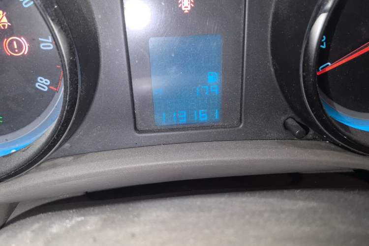 Used Buick GT 2013 GT 1.6L Manual Entry-Level Model Odometer Close Up