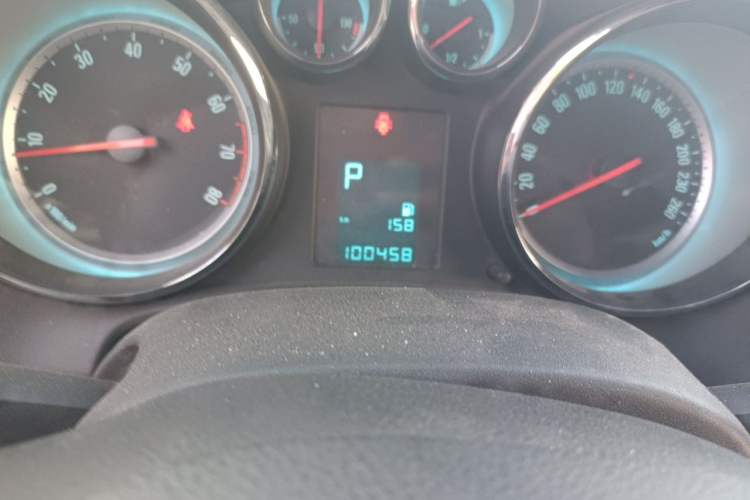 Used Buick GT 2013 XT 1.6L Automatic Fashion Edition Odometer Close Up