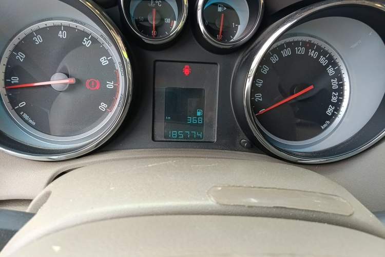 Used Buick GT 2013 GT 1.6L Manual Entry-Level Model Odometer Close Up