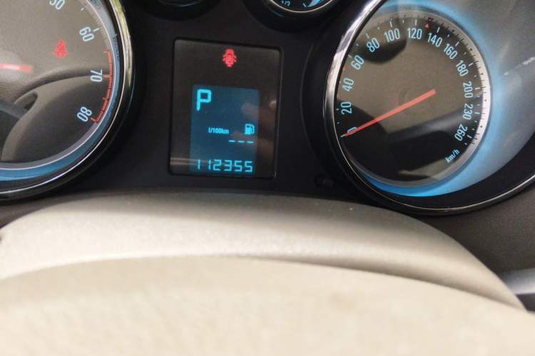 Used Buick GT 2013 GT 1.6L Automatic Fashion Edition Odometer Close Up