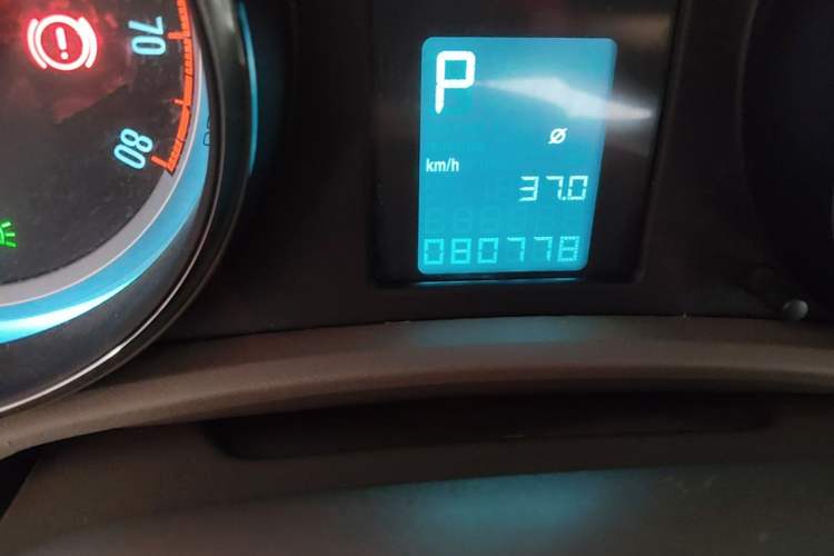 Used Buick GT 2013 GT 1.6L Automatic Fashion Edition Odometer Close Up