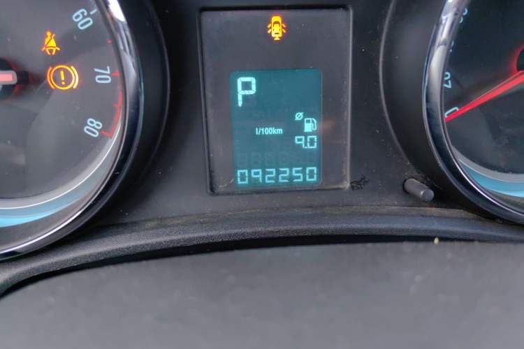 Used Buick GT 2013 XT 1.6L Automatic Fashion Edition Odometer Close Up