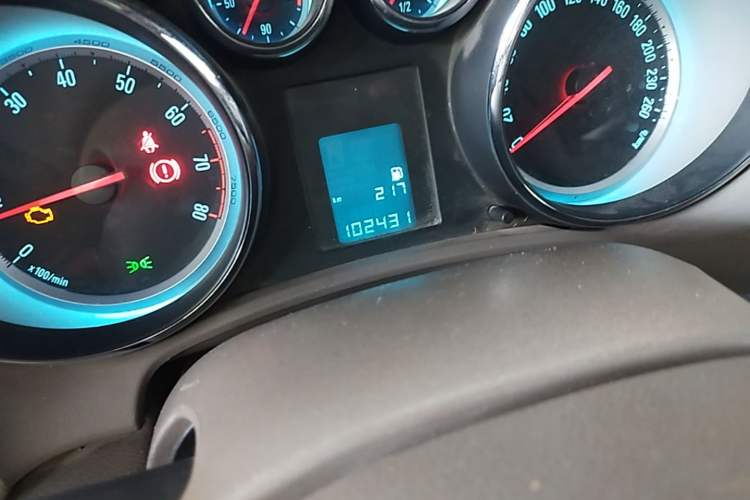 Used Buick GT 2013 GT 1.6L Manual Entry-Level Model Odometer Close Up