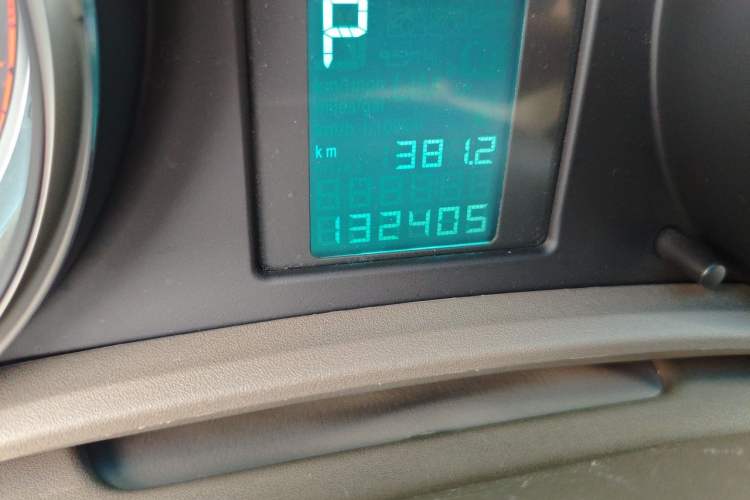 Used Buick GT 2013 GT 1.6L Automatic Fashion Edition Odometer Close Up