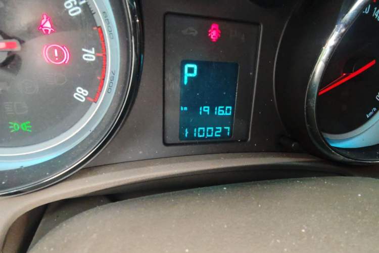 Used Buick GT 2013 GT 1.6L Automatic Fashion Edition Odometer Close Up