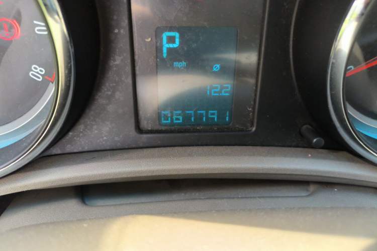 Used Buick GT 2013 GT 1.6L Automatic Fashion Edition Odometer Close Up