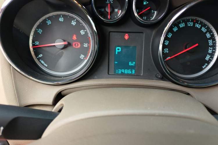 Used Buick GT 2013 GT 1.6L Automatic Comfort Edition Odometer Close Up