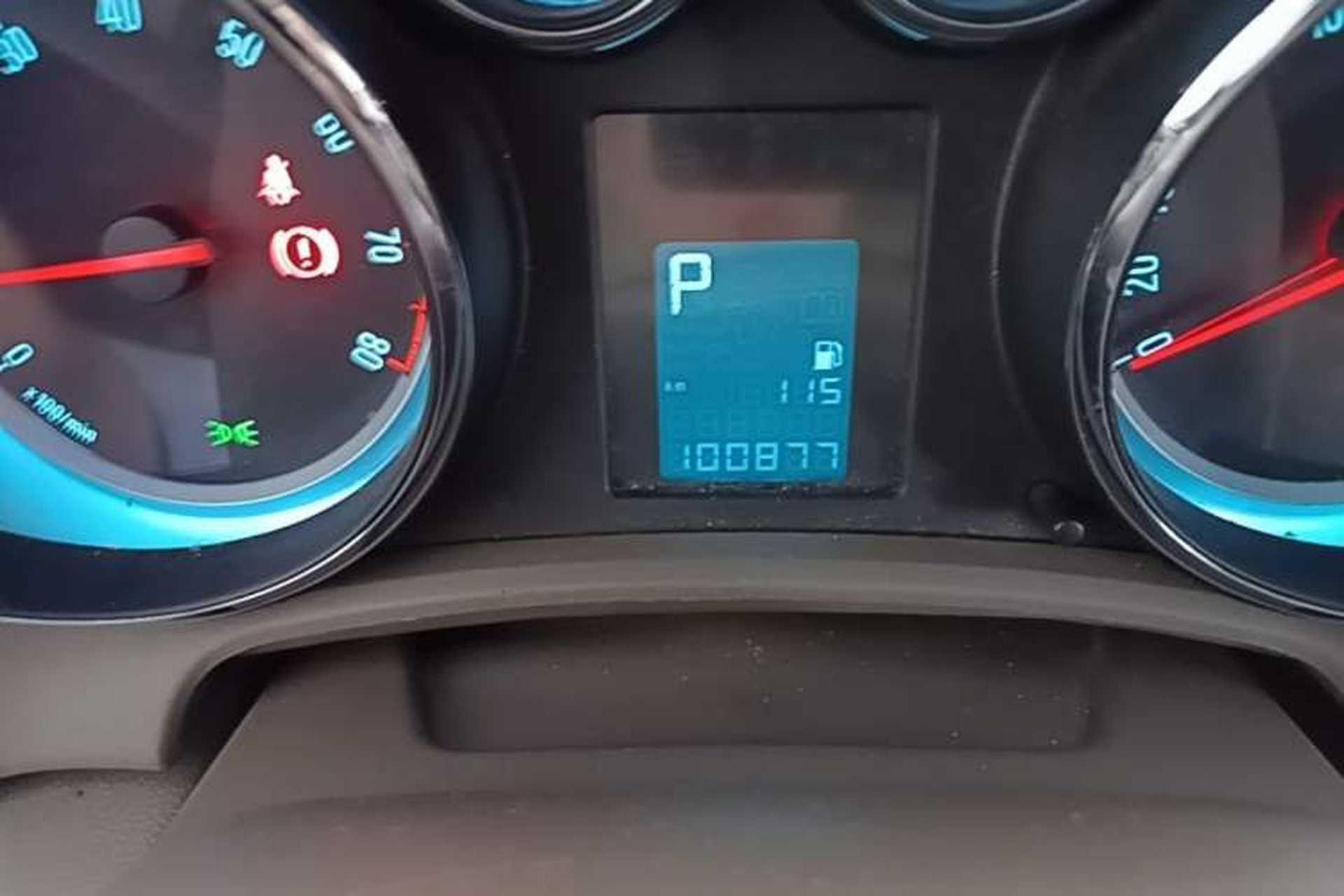 Used Buick GT 2013 GT 1.6L Automatic Fashion Edition Odometer Close Up