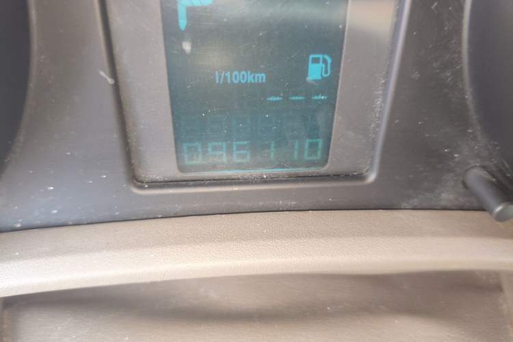 Used Buick GT 2013 GT 1.6L Automatic Fashion Edition Odometer Close Up