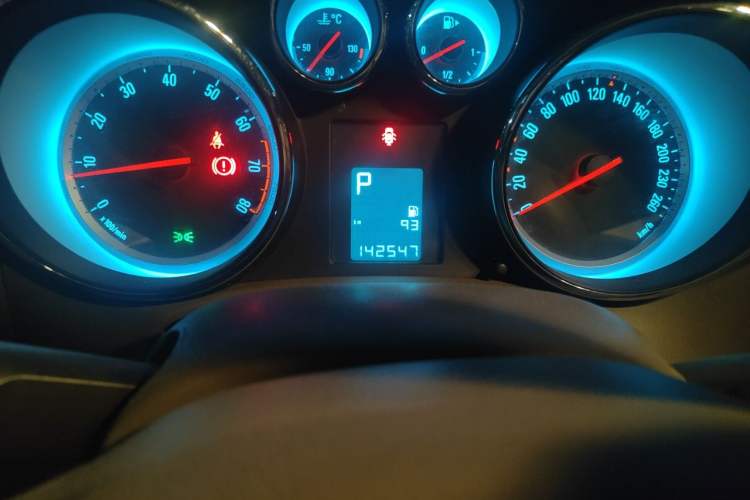 Used Buick GT 2013 GT 1.6L Automatic Fashion Edition Odometer Close Up