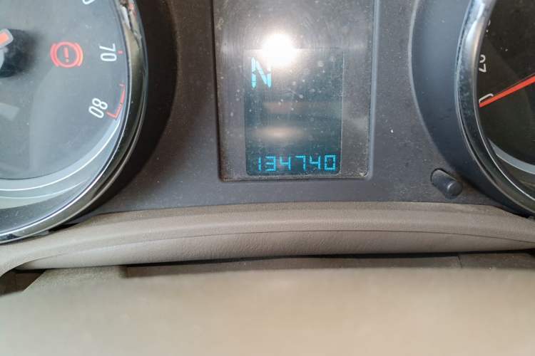 Used Buick GT 2013 GT 1.6L Automatic Fashion Edition Odometer Close Up