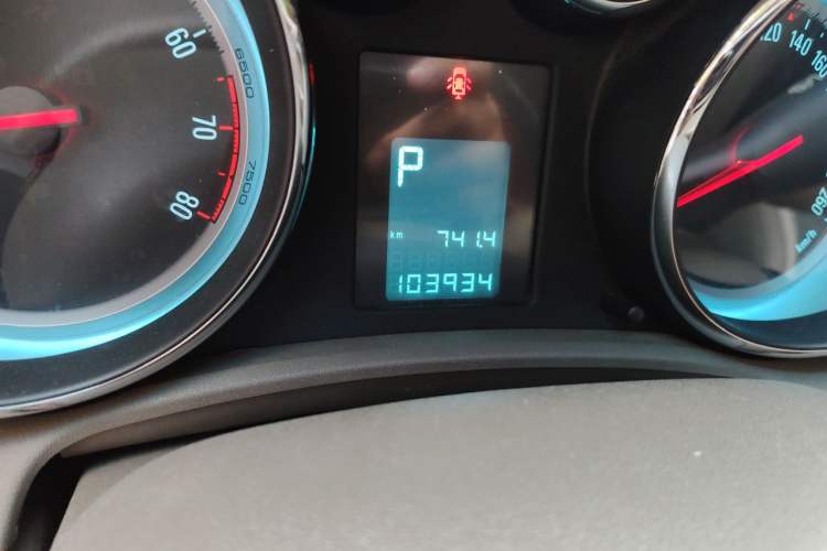 Used Buick GT 2013 GT 1.6L Automatic Comfort Edition Odometer Close Up