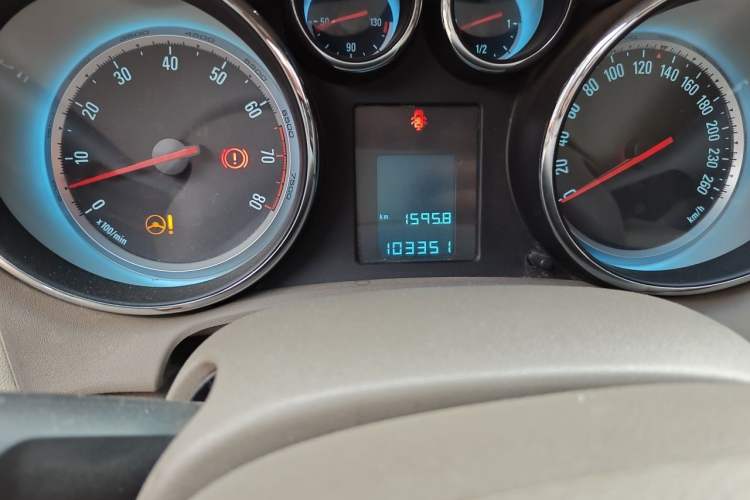 Used Buick GT 2013 GT 1.6L Manual Entry-Level Model Odometer Close Up