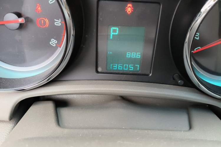Used Buick GT 2013 GT 1.6L Automatic Fashion Edition Odometer Close Up