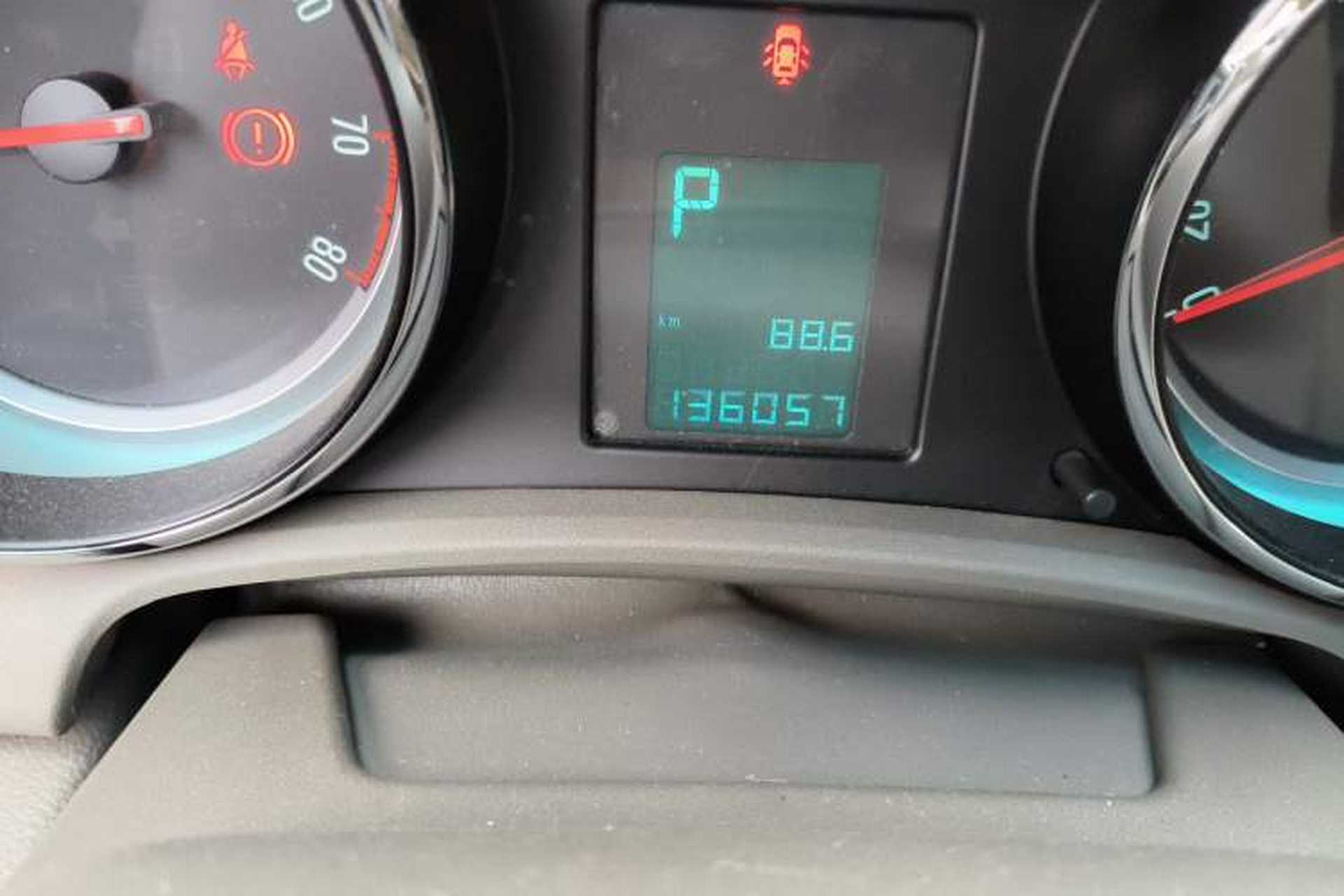 Used Buick GT 2013 GT 1.6L Automatic Fashion Edition Odometer Close Up