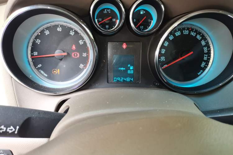 Used Buick GT 2013 GT 1.6L Manual Entry-Level Model Odometer Close Up