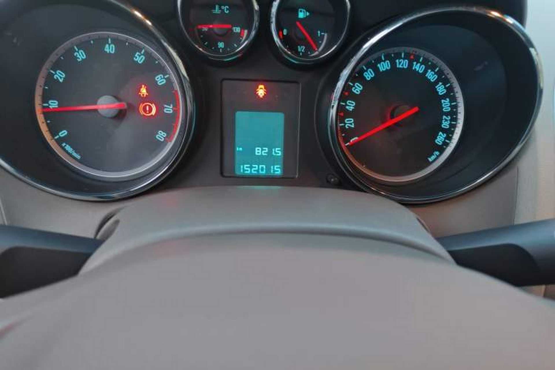 Used Buick GT 2013 GT 1.6L Manual Comfort Edition Odometer Close Up