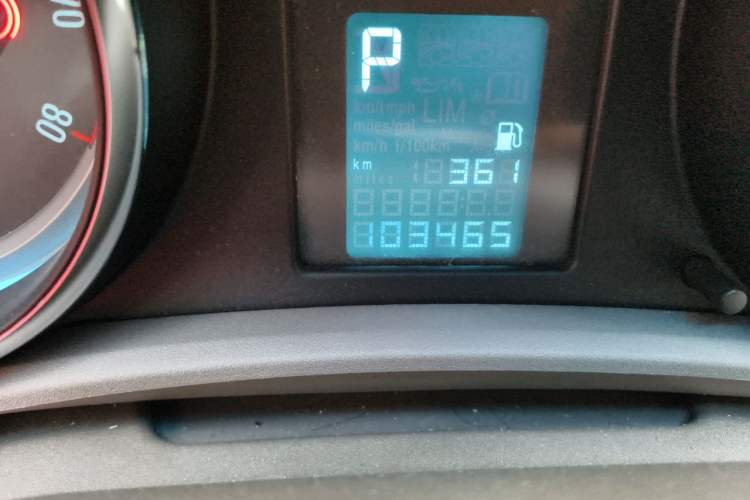 Used Buick GT 2013 GT 1.6L Automatic Fashion Edition Odometer Close Up