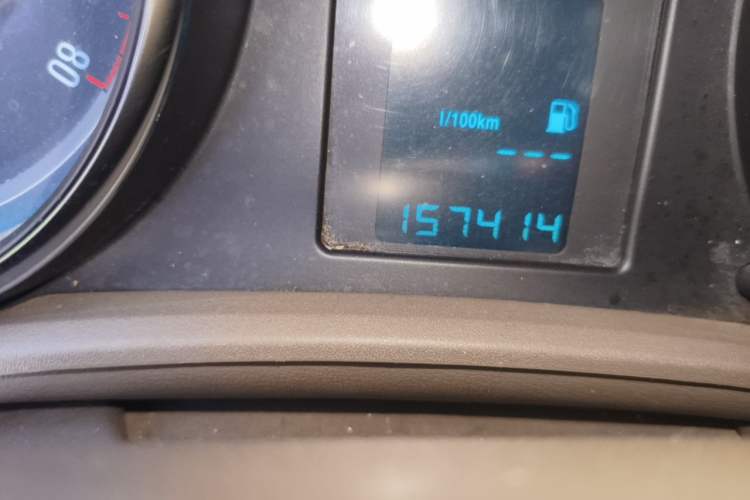 Used Buick GT 2013 GT 1.6L Manual Entry-Level Model Odometer Close Up
