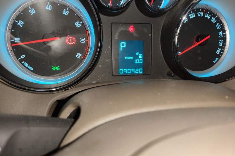Used Buick GT 2013 GT 1.6L Automatic Fashion Edition Odometer Close Up