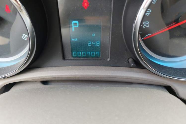 Used Buick GT 2013 GT 1.6L Automatic Fashion Edition Odometer Close Up