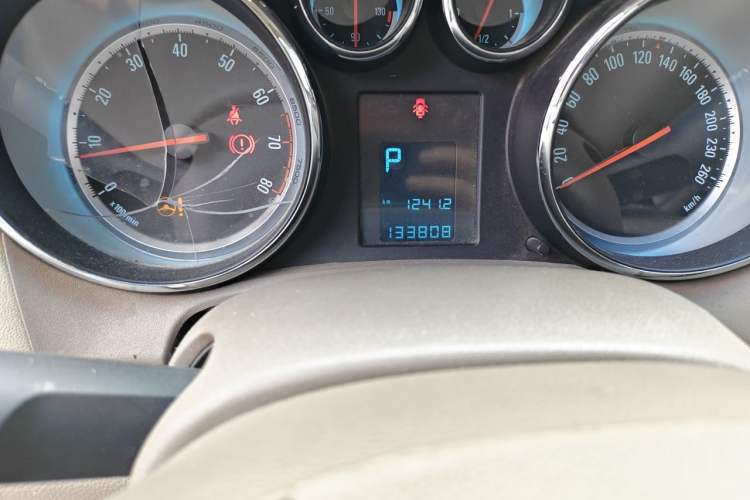 Used Buick GT 2013 GT 1.6L Automatic Fashion Edition Odometer Close Up
