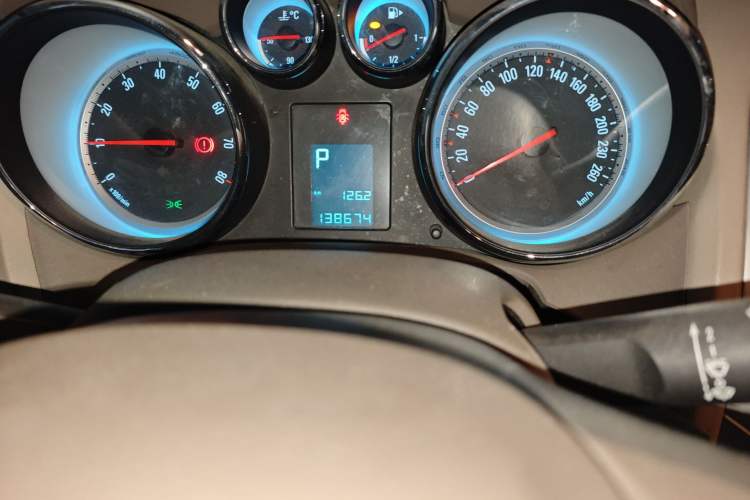 Used Buick GT 2013 GT 1.6L Automatic Fashion Edition Odometer Close Up