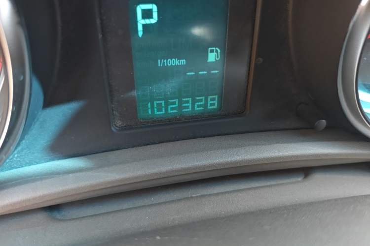 Used Buick GT 2013 GT 1.6L Automatic Comfort Edition Odometer Close Up