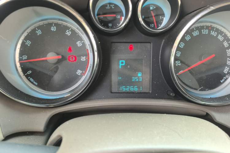 Used Buick GT 2013 GT 1.6L Automatic Fashion Edition Odometer Close Up