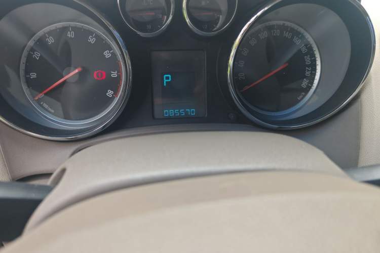Used Buick GT 2013 GT 1.6L Automatic Fashion Edition Odometer Close Up