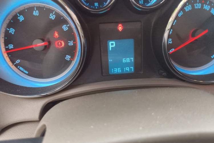 Used Buick GT 2013 GT 1.6L Automatic Fashion Edition Odometer Close Up