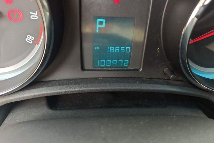 Used Buick GT 2013 XT 1.6L Automatic Fashion Edition Odometer Close Up