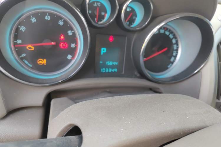 Used Buick GT 2013 GT 1.6L Automatic Fashion Edition Odometer Close Up