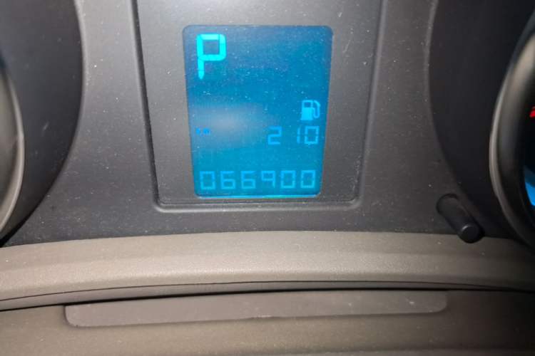 Used Buick GT 2013 GT 1.6L Automatic Fashion Edition Odometer Close Up
