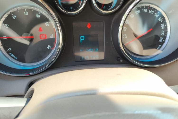 Used Buick GT 2013 GT 1.6L Automatic Fashion Edition Odometer Close Up