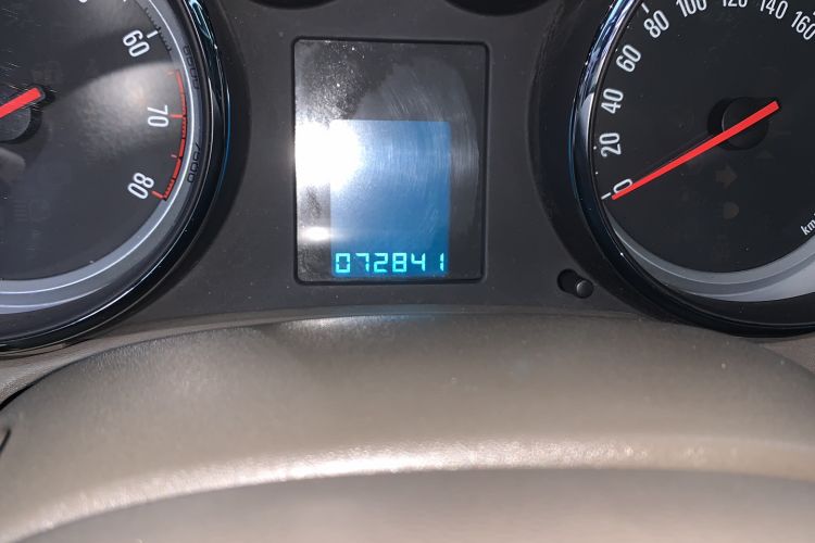 Used Buick GT 2013 GT 1.6L Automatic Fashion Edition Odometer Close Up