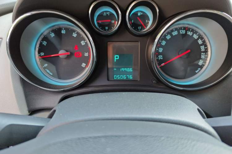Used Buick GT 2013 XT 1.6L Automatic Fashion Edition Odometer Close Up
