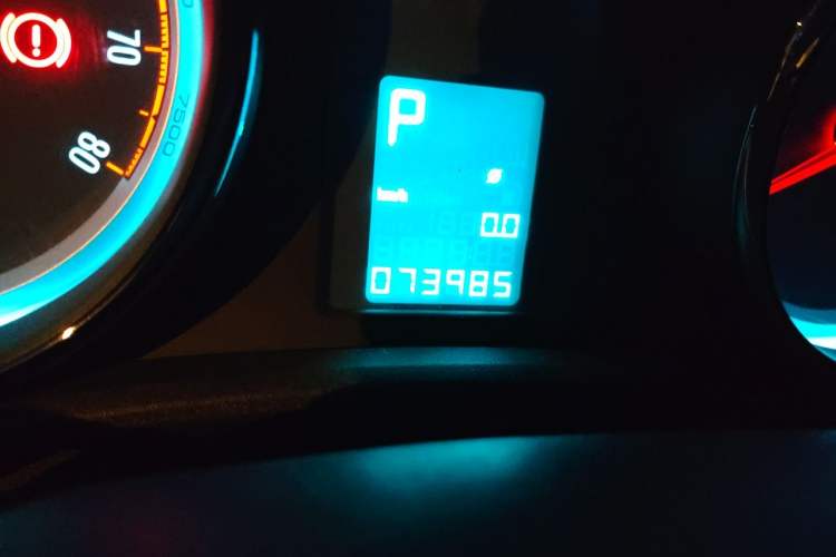 Used Buick GT 2013 XT 1.6L Automatic Fashion Edition Odometer Close Up