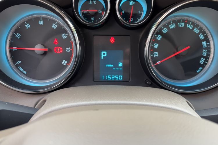 Used Buick GT 2013 GT 1.6L Automatic Fashion Edition Odometer Close Up