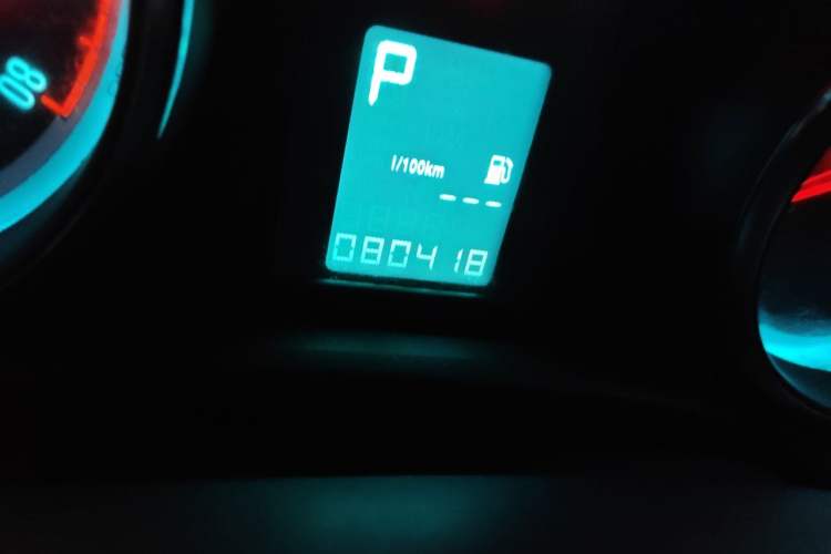 Used Buick GT 2013 XT 1.6L Automatic Fashion Edition Odometer Close Up