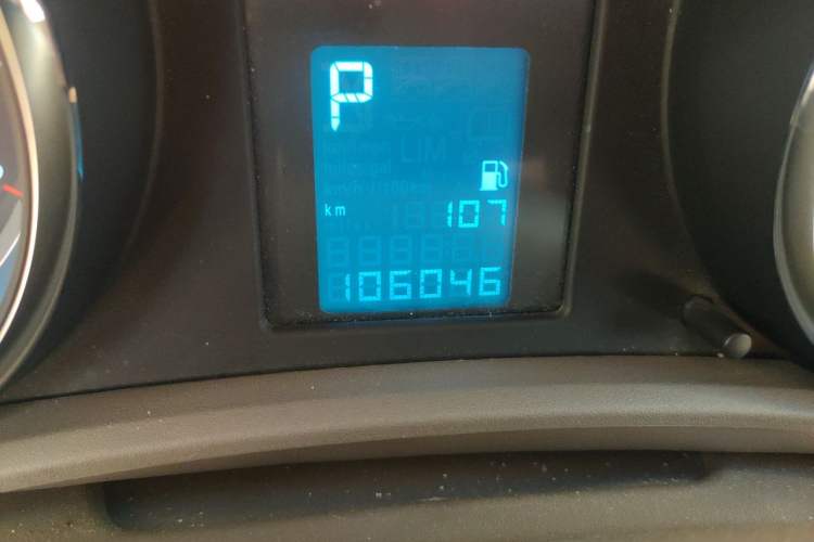 Used Buick GT 2013 GT 1.6L Automatic Fashion Edition Odometer Close Up