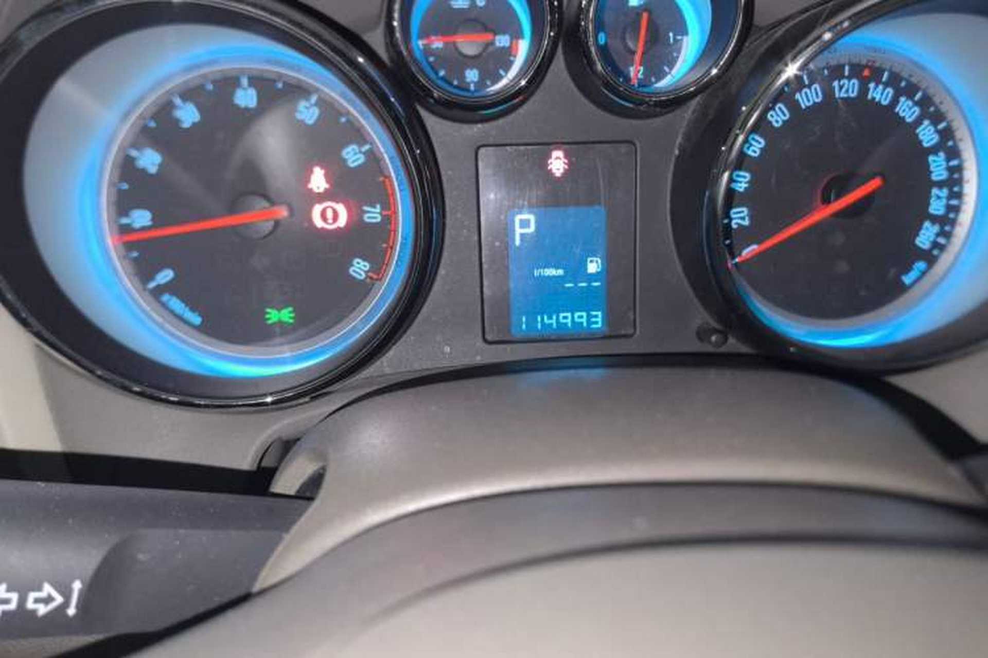 Used Buick GT 2013 GT 1.6L Automatic Fashion Edition Odometer Close Up
