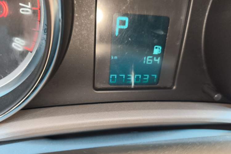 Used Buick GT 2013 GT 1.6L Automatic Fashion Edition Odometer Close Up
