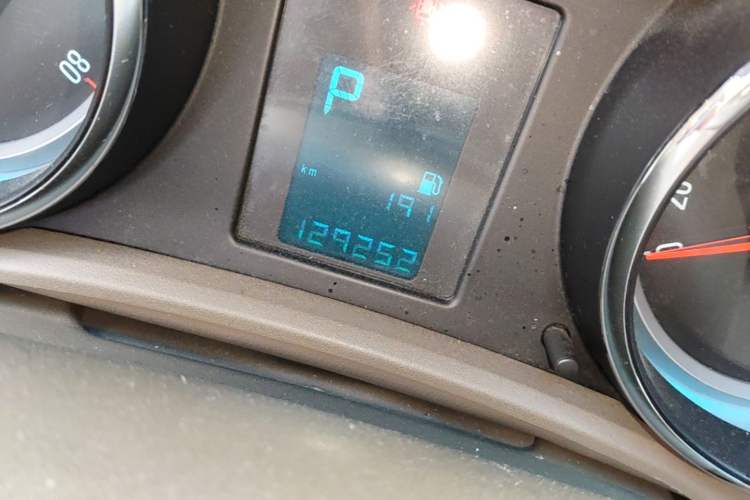 Used Buick GT 2013 GT 1.6L Automatic Fashion Edition Odometer Close Up