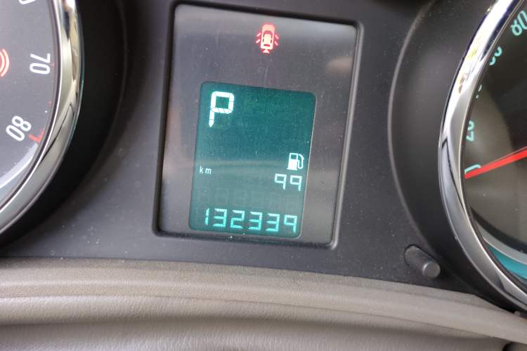 Used Buick GT 2013 GT 1.6L Automatic Fashion Edition Odometer Close Up