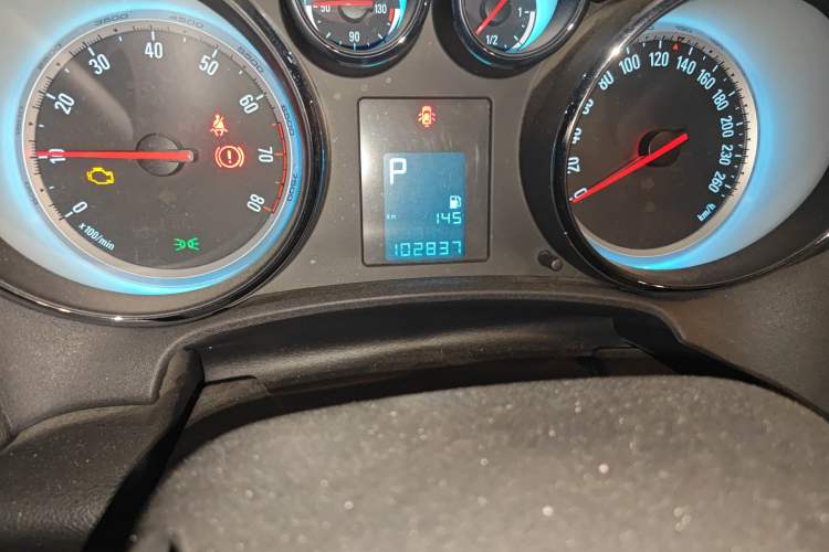 Used Buick GT 2013 GT 1.6T Automatic Fashion Sport Edition Odometer Close Up