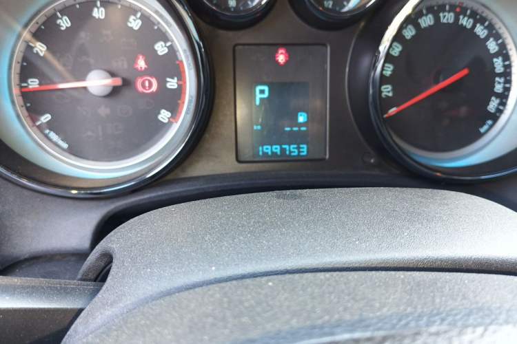 Used Buick GT 2013 XT 1.6T Automatic Fashion Sport Edition Odometer Close Up