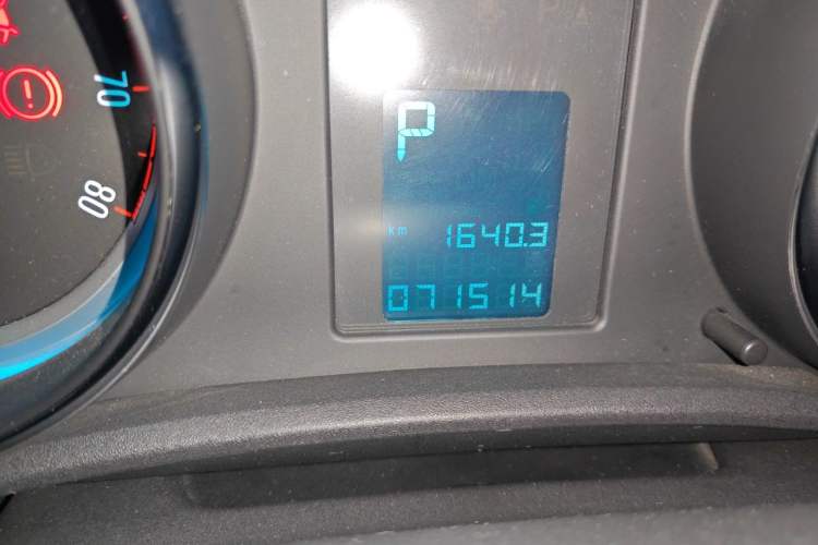 Used Buick GT 2013 XT 1.6L Automatic Fashion Edition Odometer Close Up